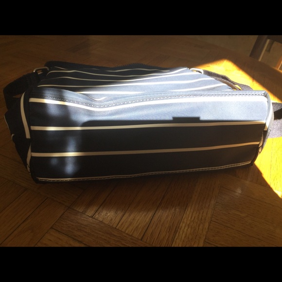 Talbots Crossbody bag 10”x11” - Picture 4 of 4